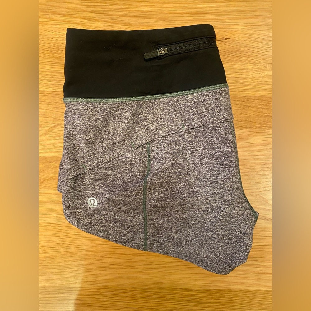 Size 4 lululemon shorts